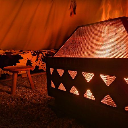Teepee Camp Lounky Hotell Chodouny Eksteriør bilde