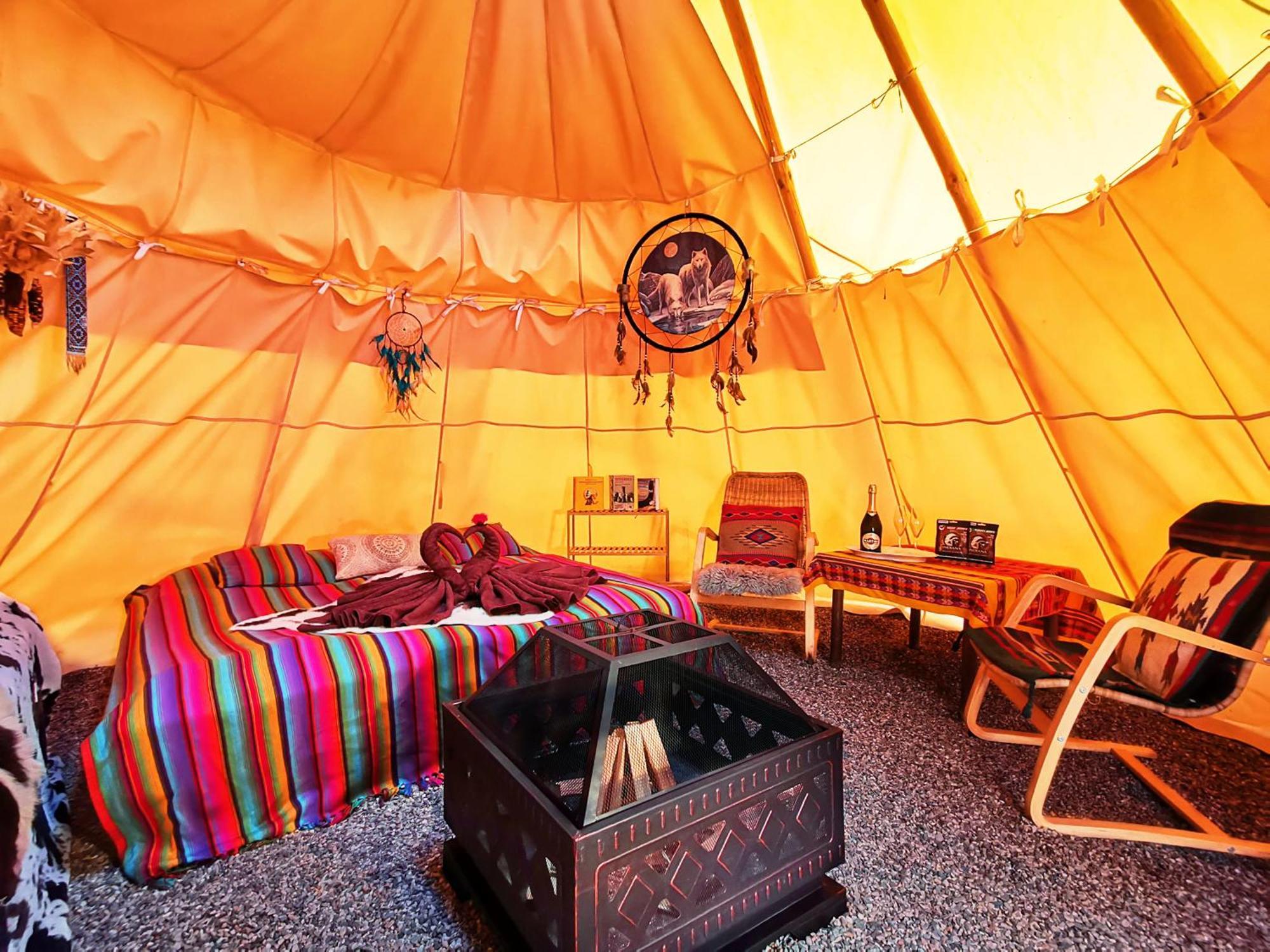 Teepee Camp Lounky Hotell Chodouny Eksteriør bilde
