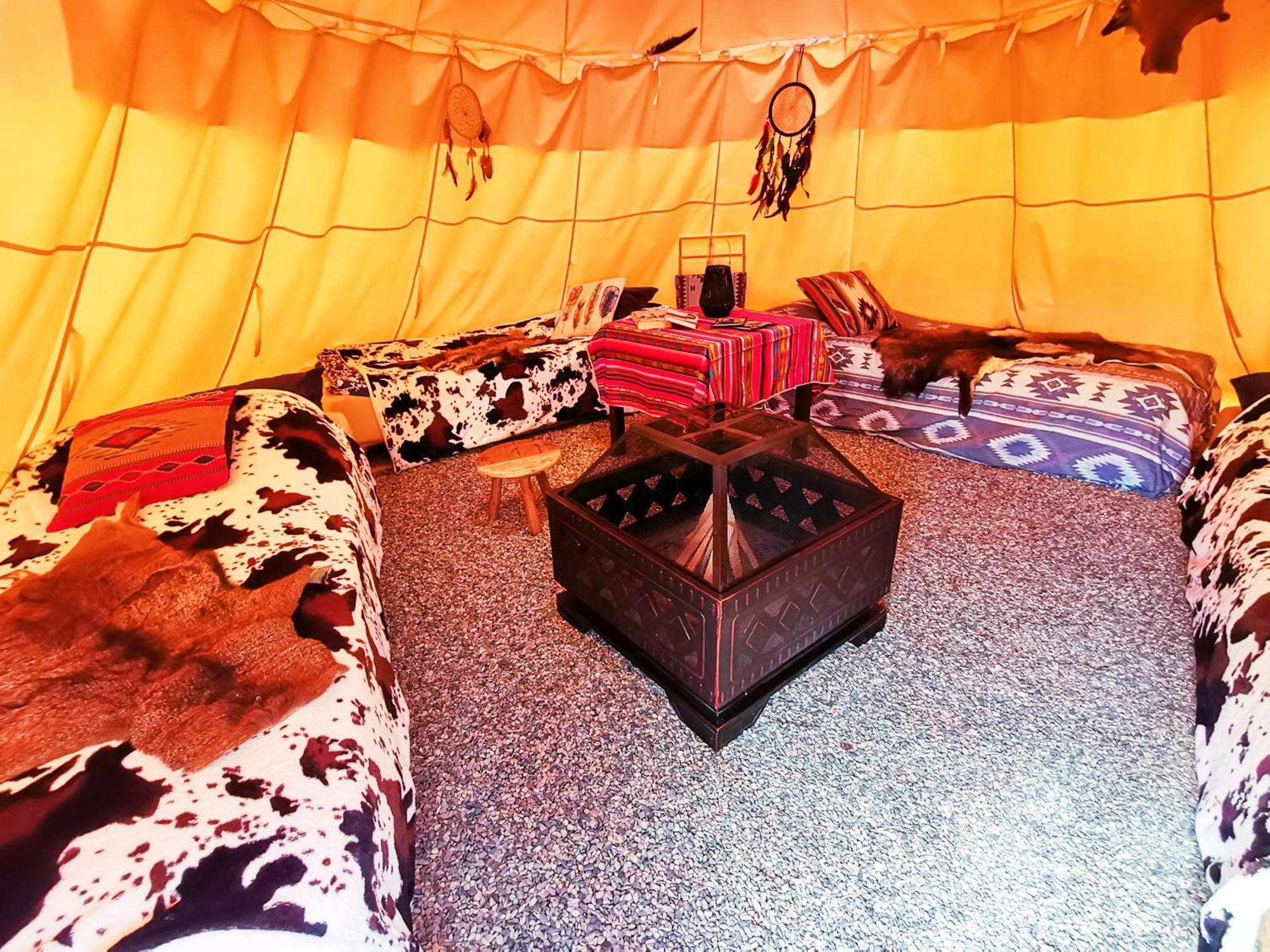 Teepee Camp Lounky Hotell Chodouny Eksteriør bilde